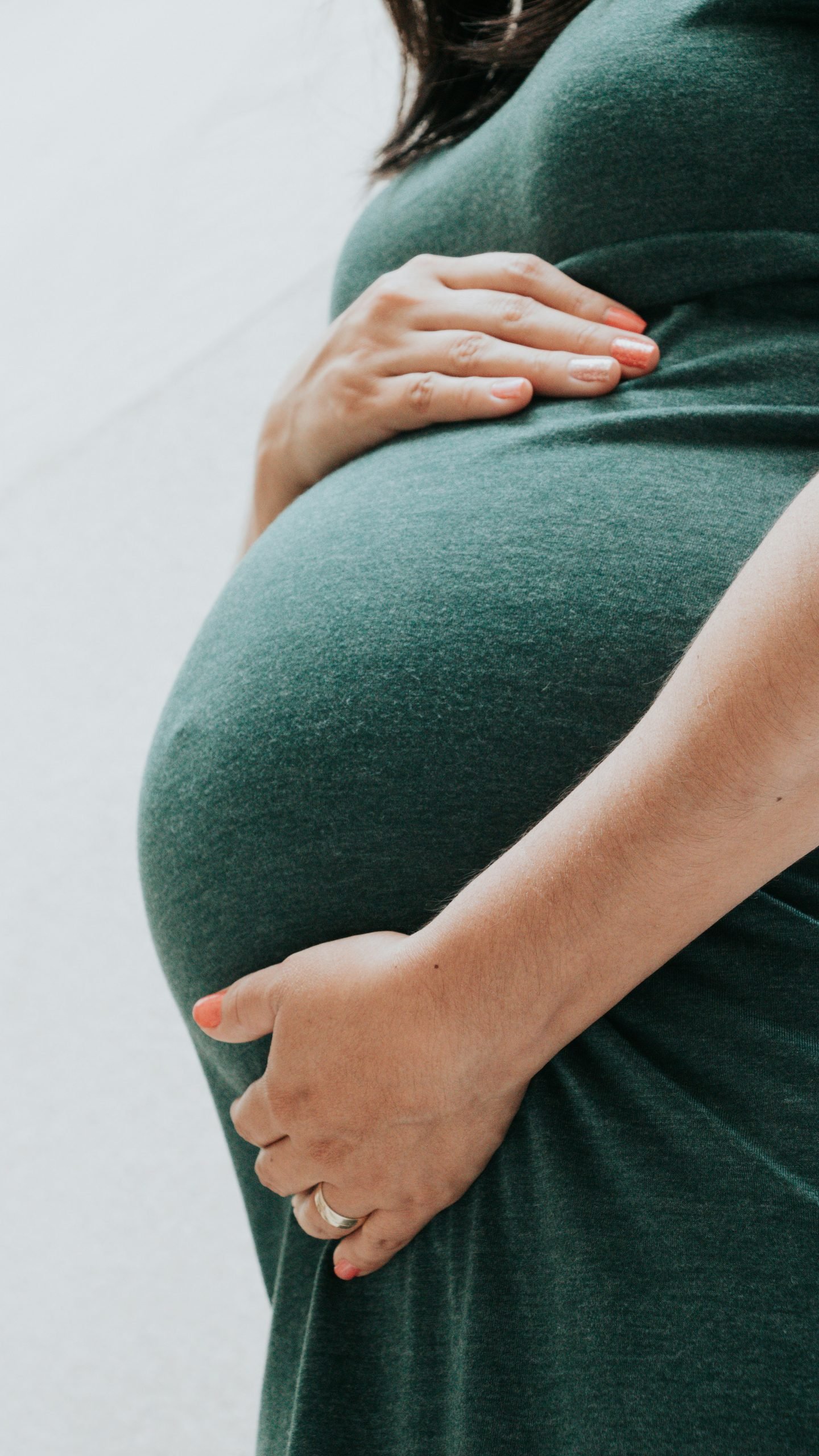 On Reading Less, but Feeling More: Pregnancy as One Big Reader’s Block